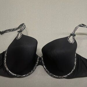 Women’s Bra.
